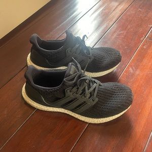 Black ultra boosts